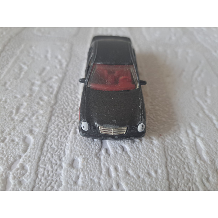 Mercedes Benz E class 1:69 Matchbox MB334 - modelauto