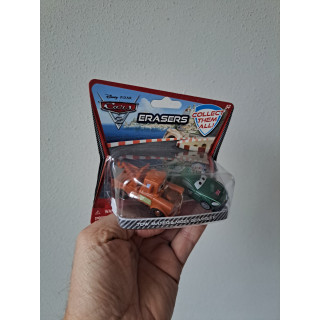 Tow Mater en Nigel Gearsley van gum Cars Disney 12x11.5x5cm