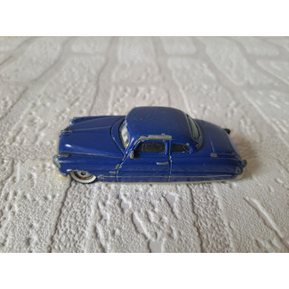 Doc Hudson met bewegende ogen Cars Disney Pixar 9x3.5x2.5cm - Pixar film
