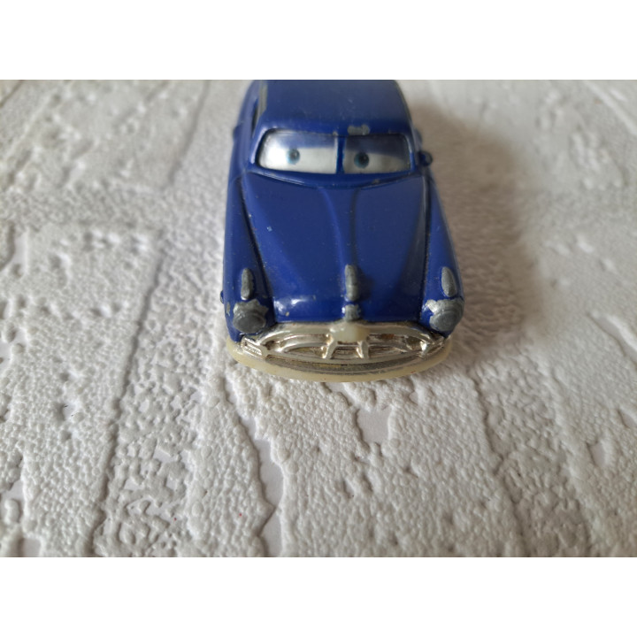 Doc Hudson met bewegende ogen Cars Disney Pixar 9x3.5x2.5cm - Pixar film