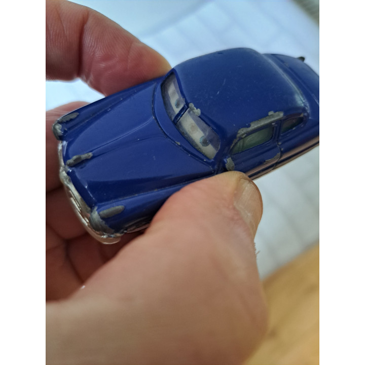 Doc Hudson met bewegende ogen Cars Disney Pixar 9x3.5x2.5cm - Pixar film