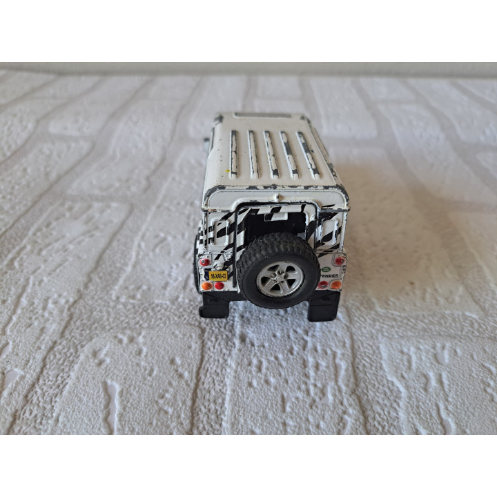 Land Rover Defender Safari 1:31 Globe traffic - modelauto