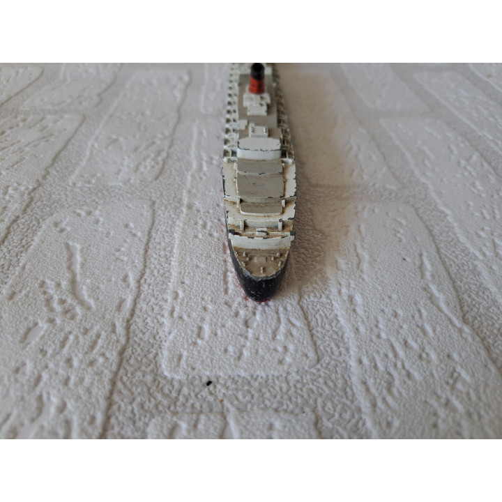 Schip RMS Queen Elizabeth Hong Kong M702 26x3x3.5cm - schepen