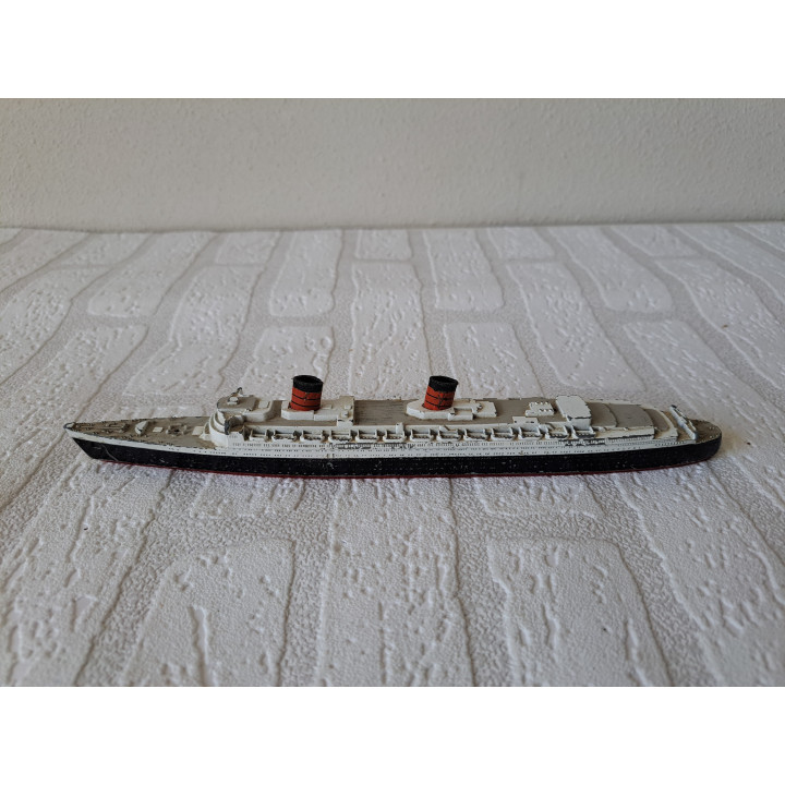 Schip RMS Queen Elizabeth Hong Kong M702 26x3x3.5cm