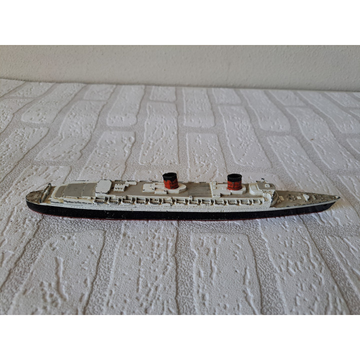 Schip RMS Queen Elizabeth Hong Kong M702 26x3x3.5cm - schepen
