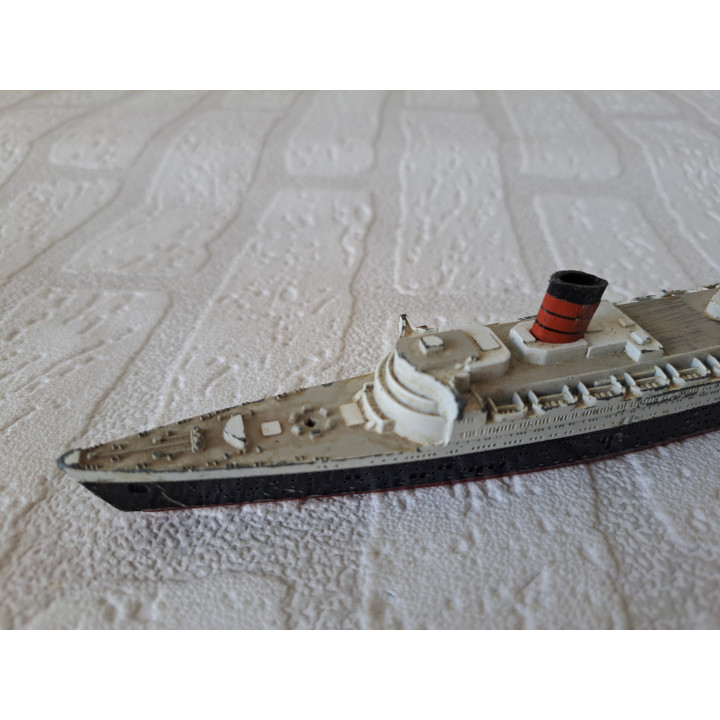 Schip RMS Queen Elizabeth Hong Kong M702 26x3x3.5cm - schepen