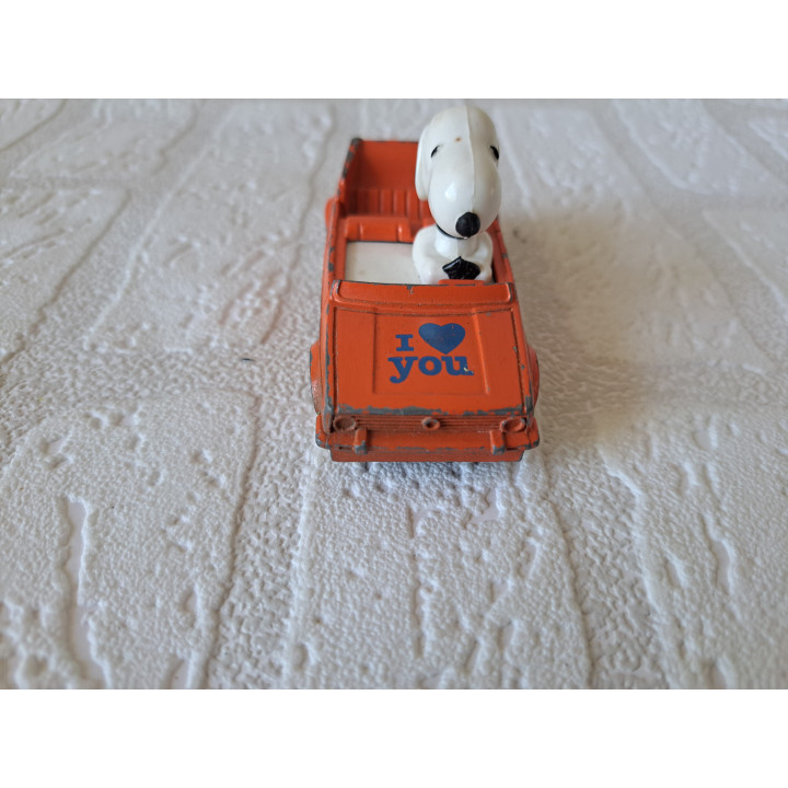 Snoopy in een Volkswagen MK1 Golf Esci SN02 1966 8.5x4x5cm - Peanuts