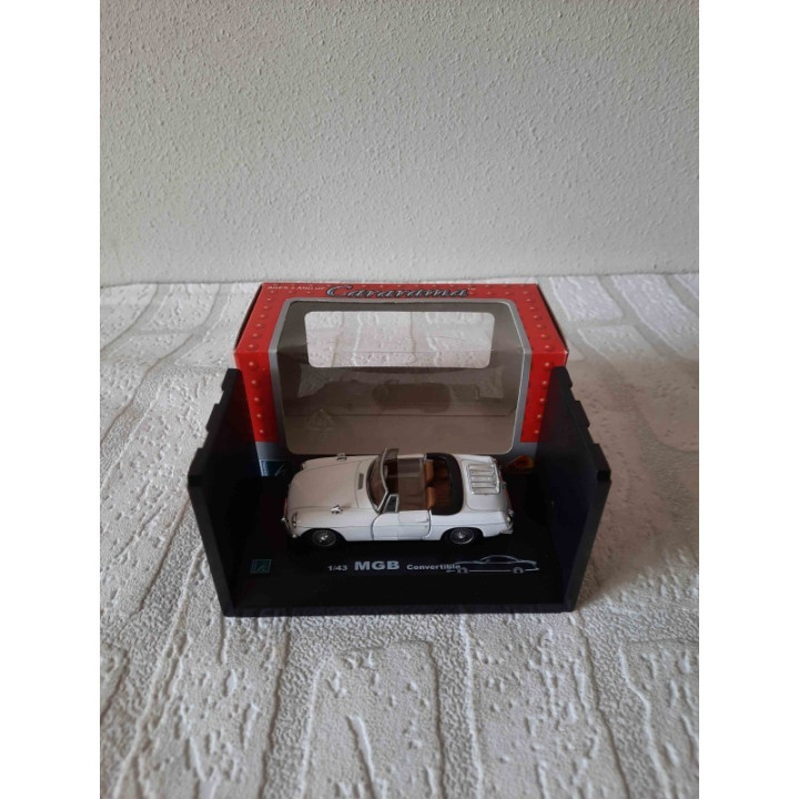 MG B Cabrio 1:43 Cararama wit
