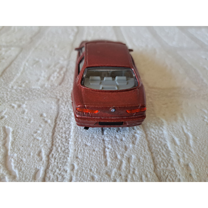 Alfa Romeo 156 1:43 Roodbruin Bburago Model Klassieker