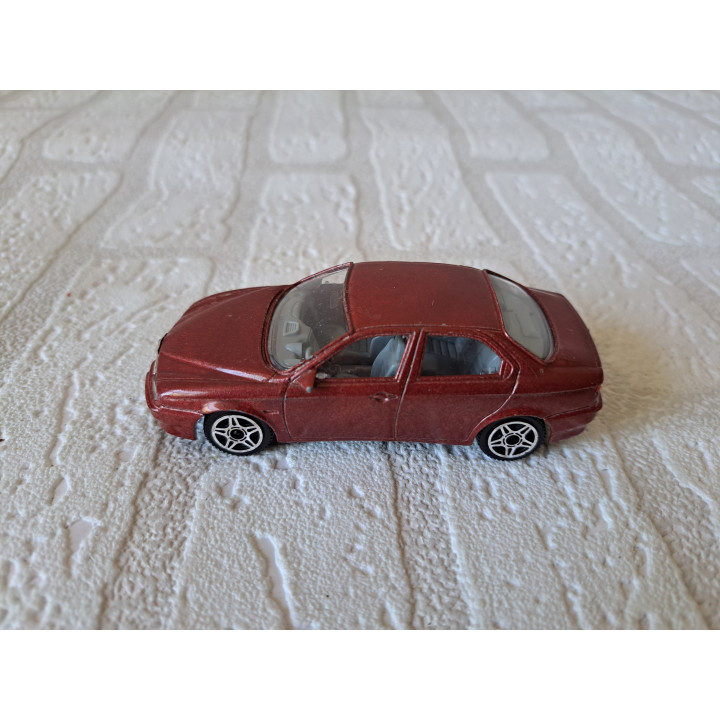 Alfa Romeo 156 Bburago 1:43 roodbruin