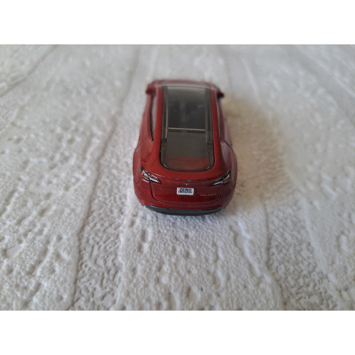 Tesla Model Y 1:63 Matchbox MB1280 (1) - modelauto
