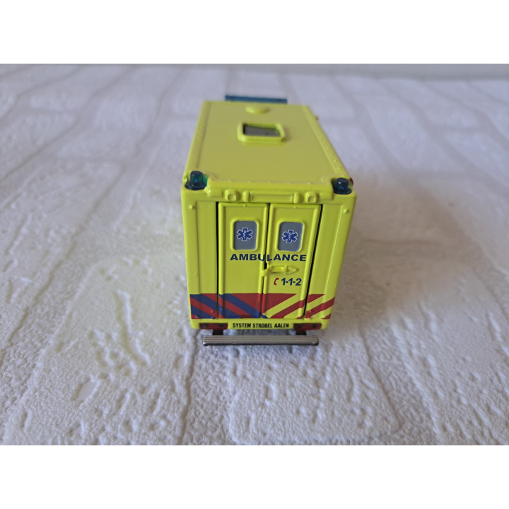 Mercedes Sprinter Nederlandse Ambulance 1:50 Siku 2108 - modelauto
