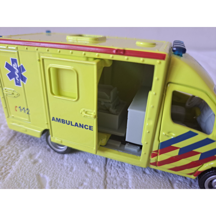 Mercedes Sprinter Nederlandse Ambulance 1:50 Siku 2108 - modelauto