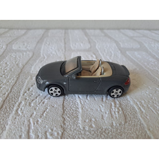 Audi TT cabrio 1:43 Maisto donkergrijs