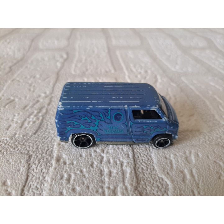 Dodge Van 1977 1:64 Color Shifters Hot Wheels 2009 - modelauto