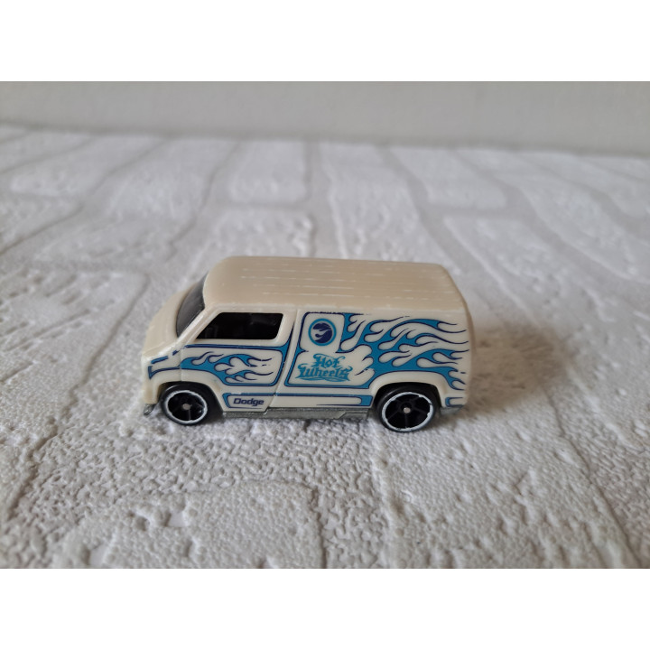 Dodge Van 1977 1:64 Color Shifters Hot Wheels 2009