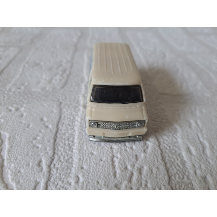 Dodge Van 1977 1:64 Color Shifters Hot Wheels 2009 - modelauto