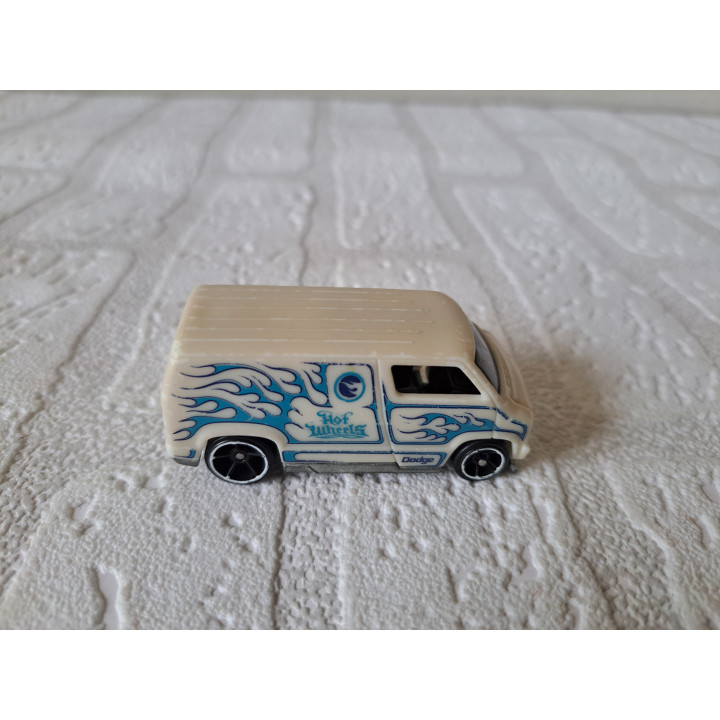 Dodge Van 1977 1:64 Color Shifters Hot Wheels 2009 - modelauto