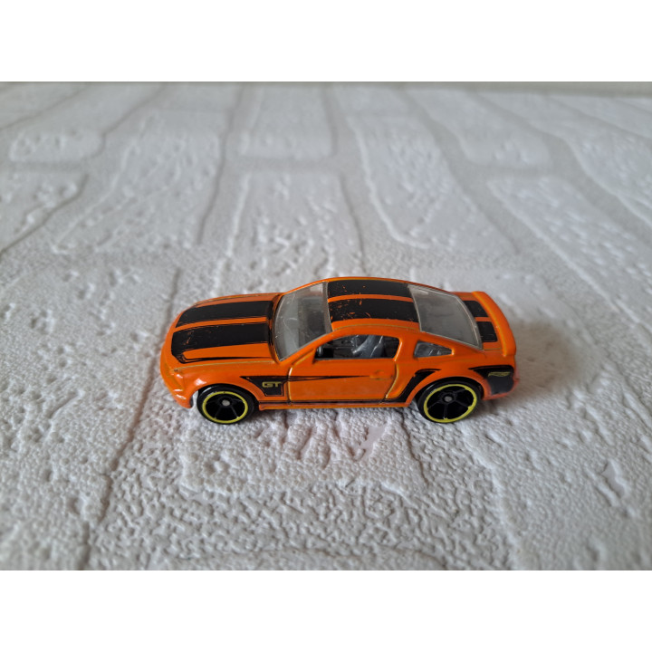 Ford Mustang GT 2005 Hot wheels 2014-092
