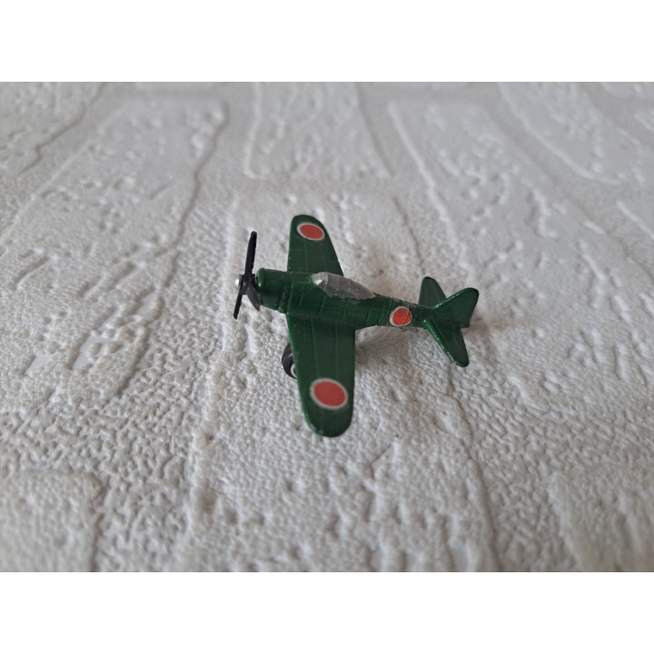 Mitsubishi A6M Zero vliegtuig ww2 van metaal 4x5.5x1.5cm (1) - oorlogsvliegtuigen