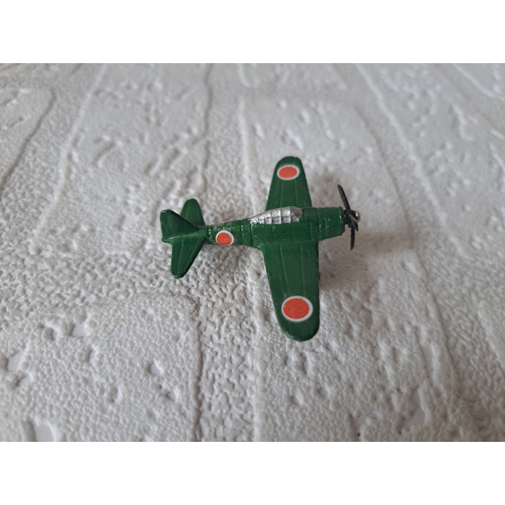 Mitsubishi A6M Zero vliegtuig ww2 van metaal 4x5.5x1.5cm (1) - oorlogsvliegtuigen
