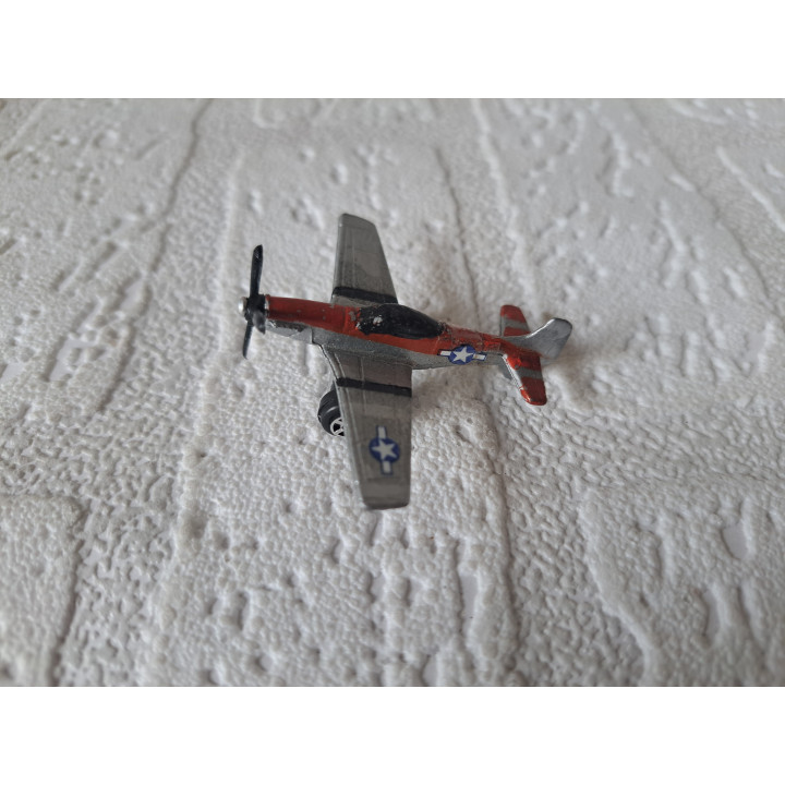 P-51 Mustang vliegtuig ww2 van metaal 4.5x5.5x1.5cm (2) - oorlogsvliegtuigen