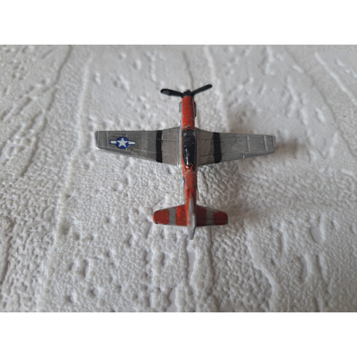 P-51 Mustang vliegtuig ww2 van metaal 4.5x5.5x1.5cm (2) - oorlogsvliegtuigen