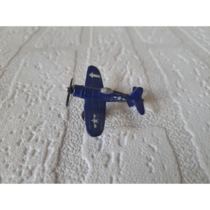 F4U Corsair vliegtuig ww2 van metaal 4.5x5.5x1.5cm - oorlogsvliegtuigen