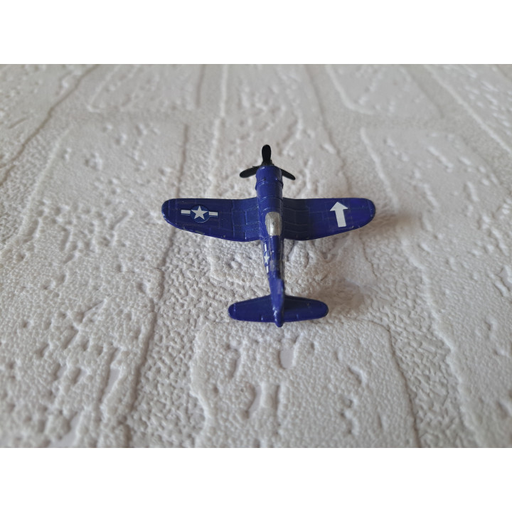 F4U Corsair vliegtuig ww2 van metaal 4.5x5.5x1.5cm - oorlogsvliegtuigen
