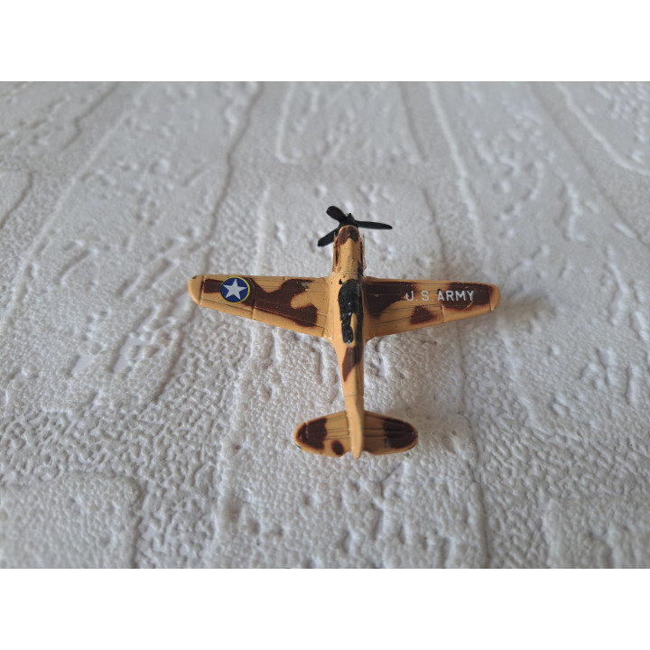Curtiss P-40 Warhawk vliegtuig ww2 van metaal 4.5x6x1.5cm (1) - oorlogsvliegtuigen