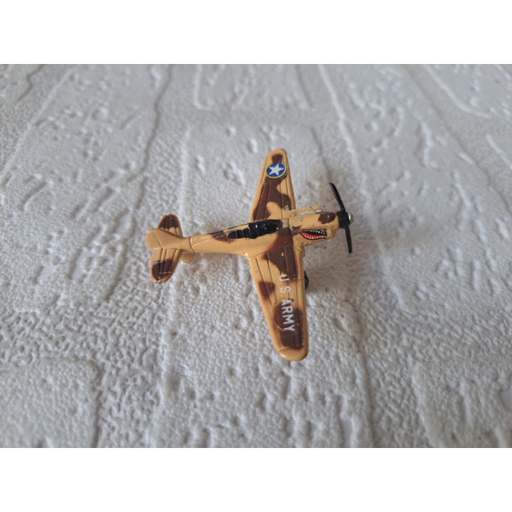 Curtiss P-40 Warhawk vliegtuig ww2 van metaal 4.5x6x1.5cm (1) - oorlogsvliegtuigen