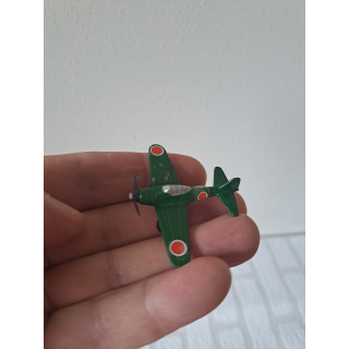Mitsubishi A6M Zero vliegtuig ww2 van metaal 4x5.5x1.5cm (2)