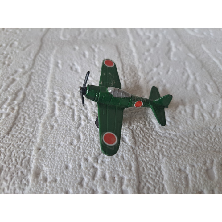 Mitsubishi A6M Zero vliegtuig ww2 van metaal 4x5.5x1.5cm (2) - oorlogsvliegtuigen
