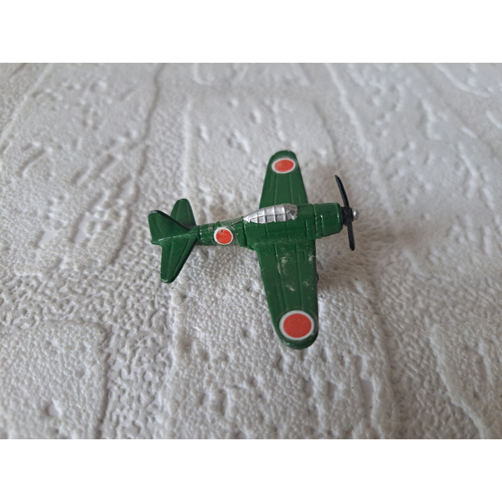 Mitsubishi A6M Zero vliegtuig ww2 van metaal 4x5.5x1.5cm (2) - oorlogsvliegtuigen