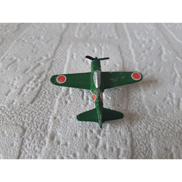 Mitsubishi A6M Zero vliegtuig ww2 van metaal 4x5.5x1.5cm (2) - oorlogsvliegtuigen