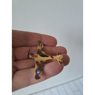 Curtiss P-40 Warhawk vliegtuig ww2 van metaal 4.5x6x1.5cm (2)