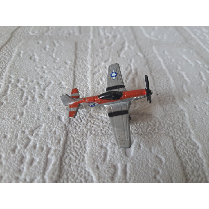 P-51 Mustang vliegtuig ww2 van metaal 4.5x5.5x1.5cm (3) - oorlogsvliegtuigen