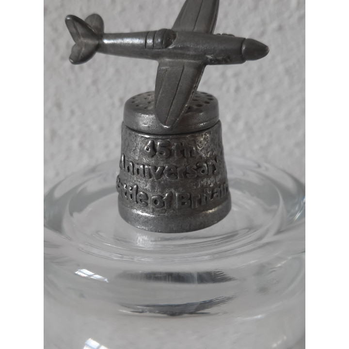 Tin vingerhoedje met spitfire 15th september 1940-1985 - Verzamelobject
