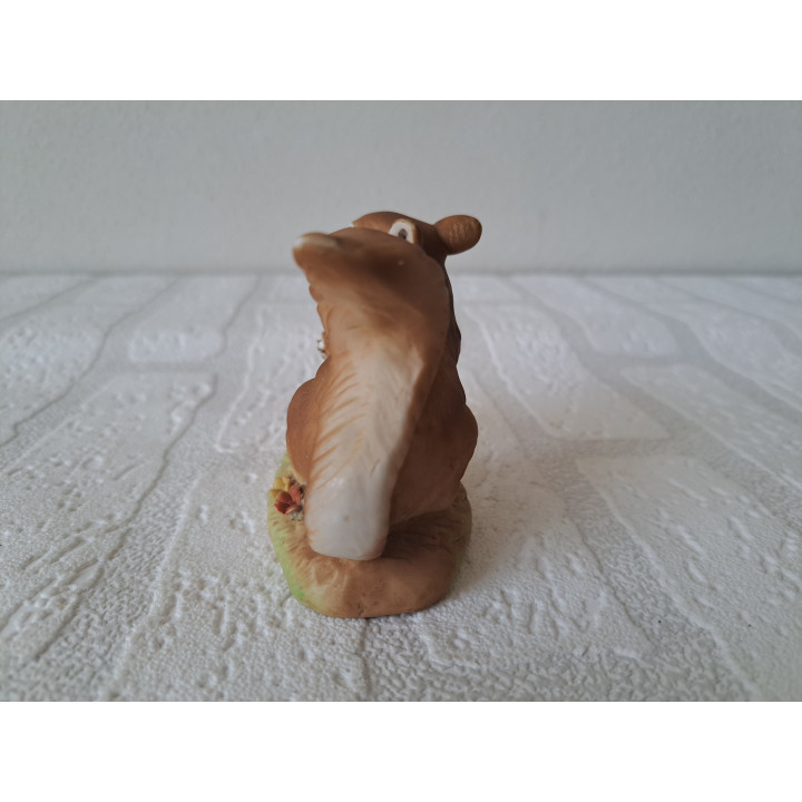 Eekhoorn met jong van porselein 10.5x5x7.5cm - dierfiguren