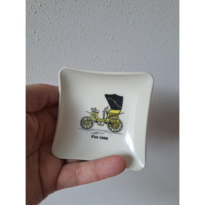 Cogebi Ornamin kunststof bakjes met Fiat 3½ HP 9x9x2cm