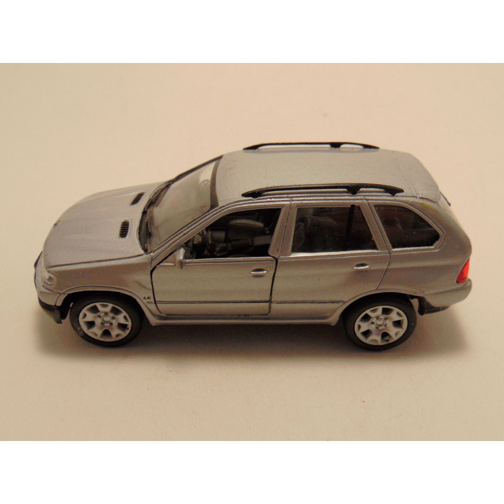 Bmw X5 1:38 Welly zilverkleurig - modelauto