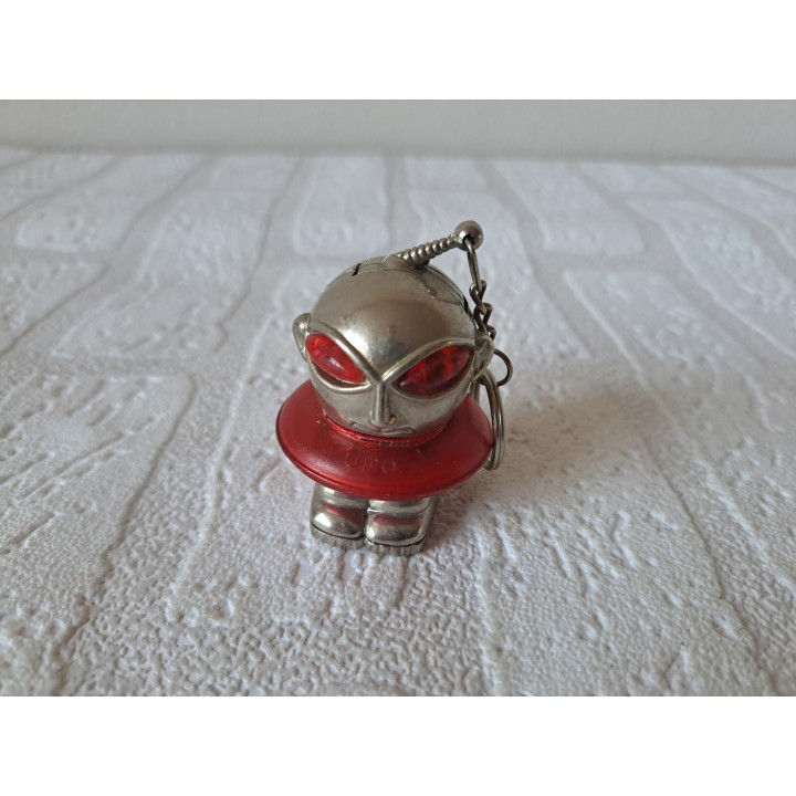 Alien UFO sleutelhanger aansteker van metaal D4xH4.5cm LEEG - sleutelhangers