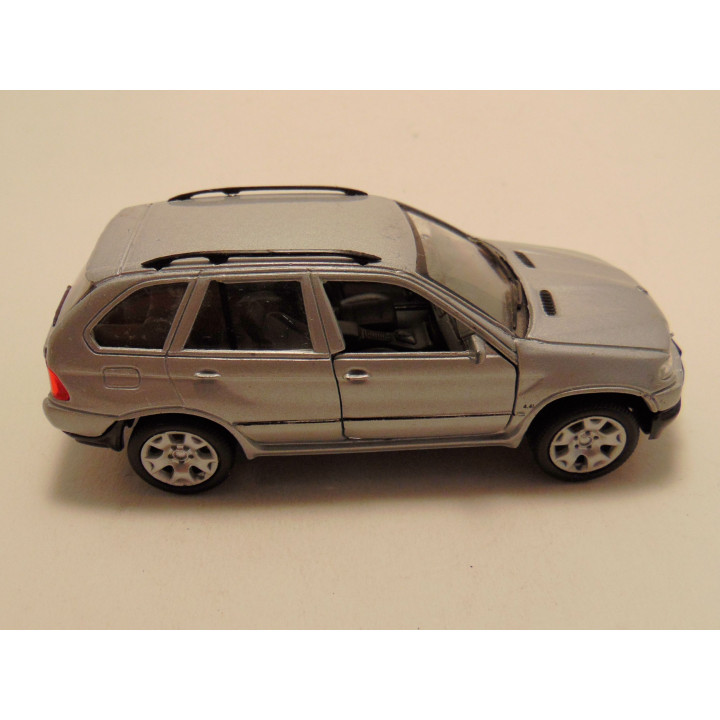 Bmw X5 1:38 Welly zilverkleurig