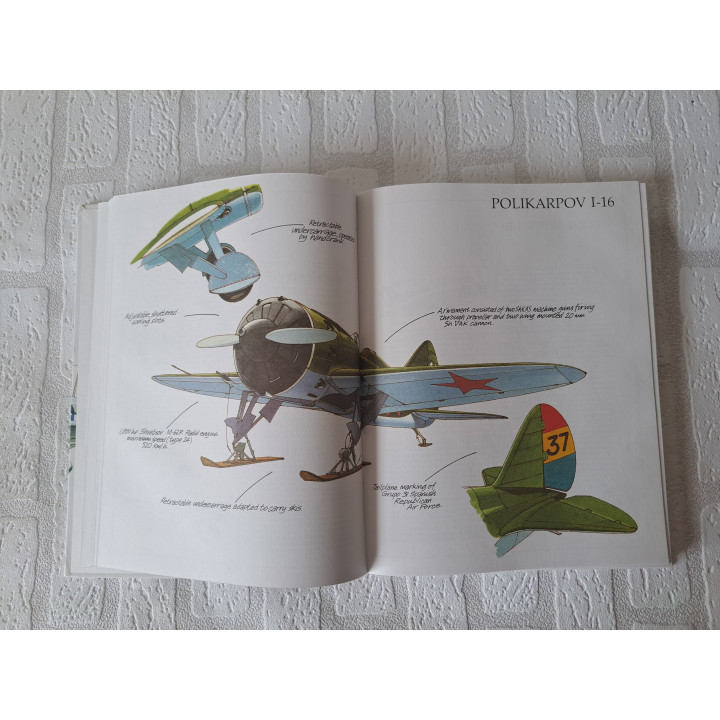 Boek met succesvolle gevechtsvliegtuigen 1851521526 - vliegtuigboeken