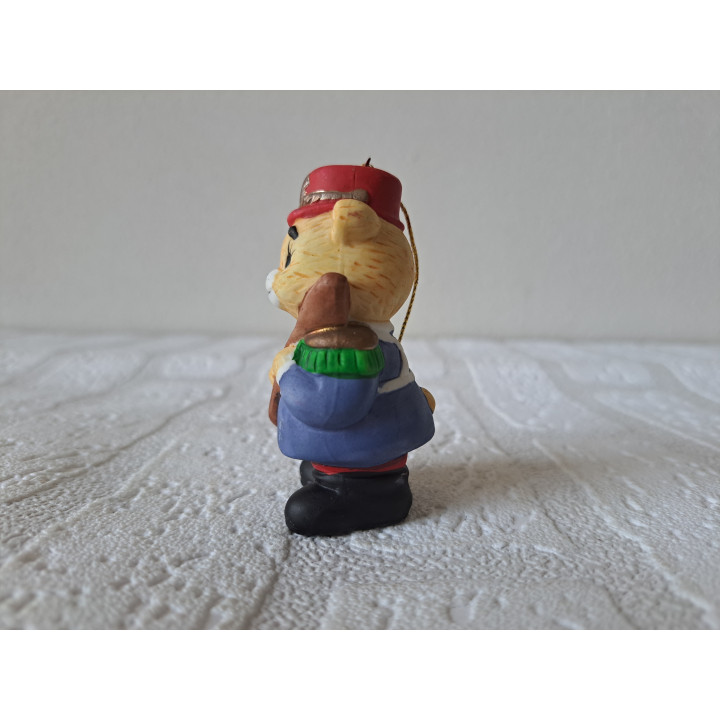 Kerstornament beer van porselein als soldaat 4.5x3.5x7cm - dierfiguren
