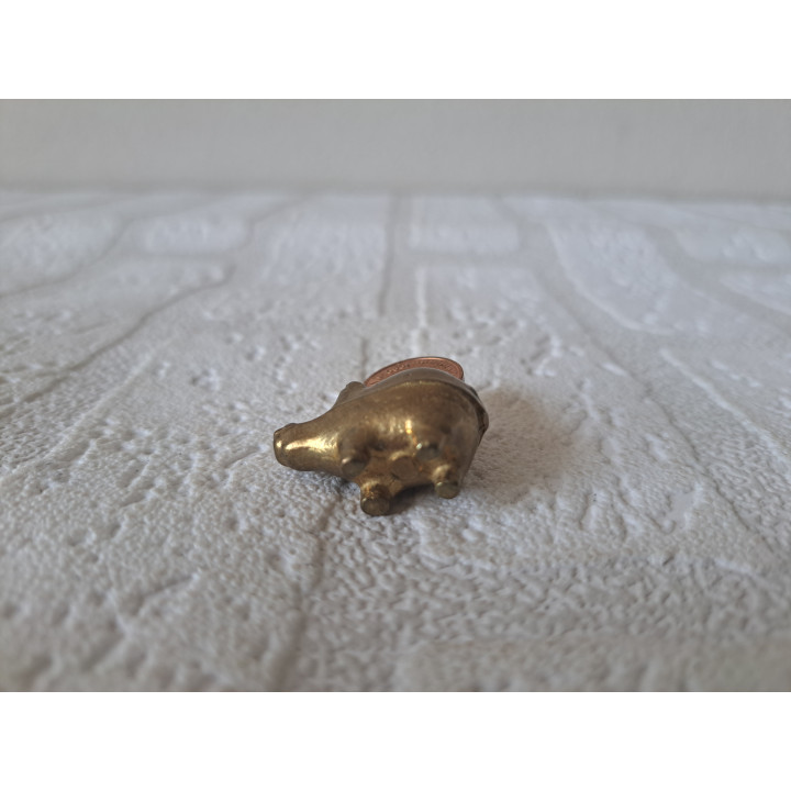 Geluksvarken van koper met 1 Pfennig in rug 3x1.5x3cm - dierfiguren