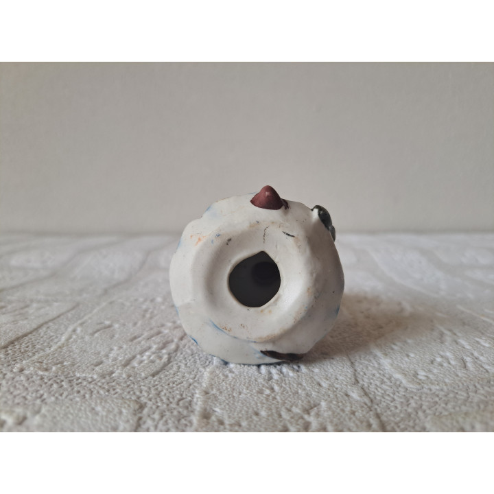Muis van porselein met jurk en paraplu D5.5xH8cm - dierfiguren
