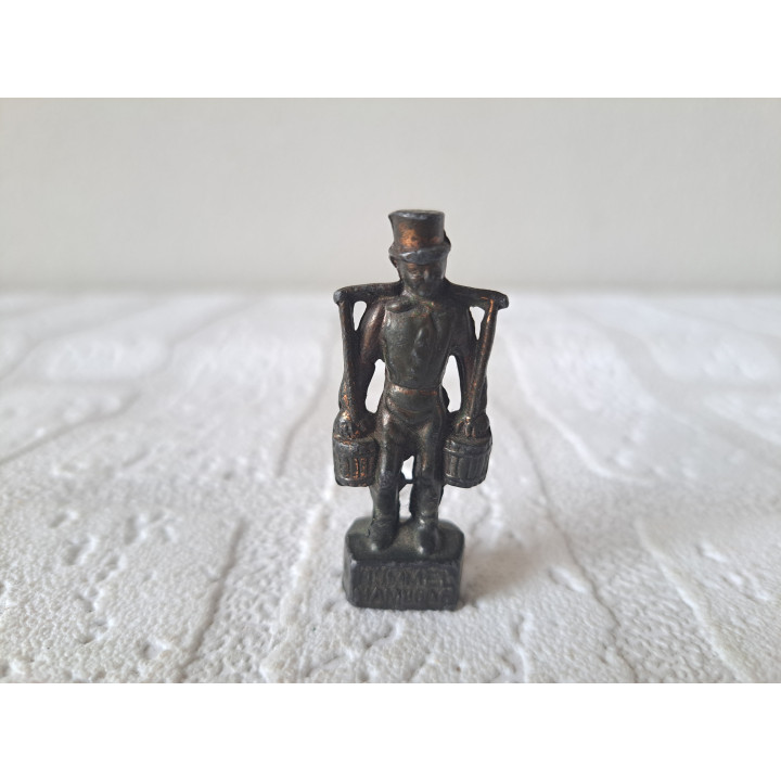 Waterdrager van brons Hummel Hamburg Mors 2x2x5cm - beeldjes