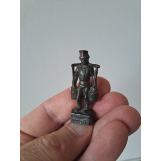 Waterdrager van brons Hummel Hamburg Mors 2x2x5cm