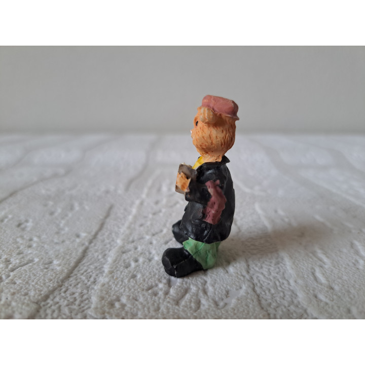 Beer van kunsthars met accordeon 2.5x2x5cm - beeldjes